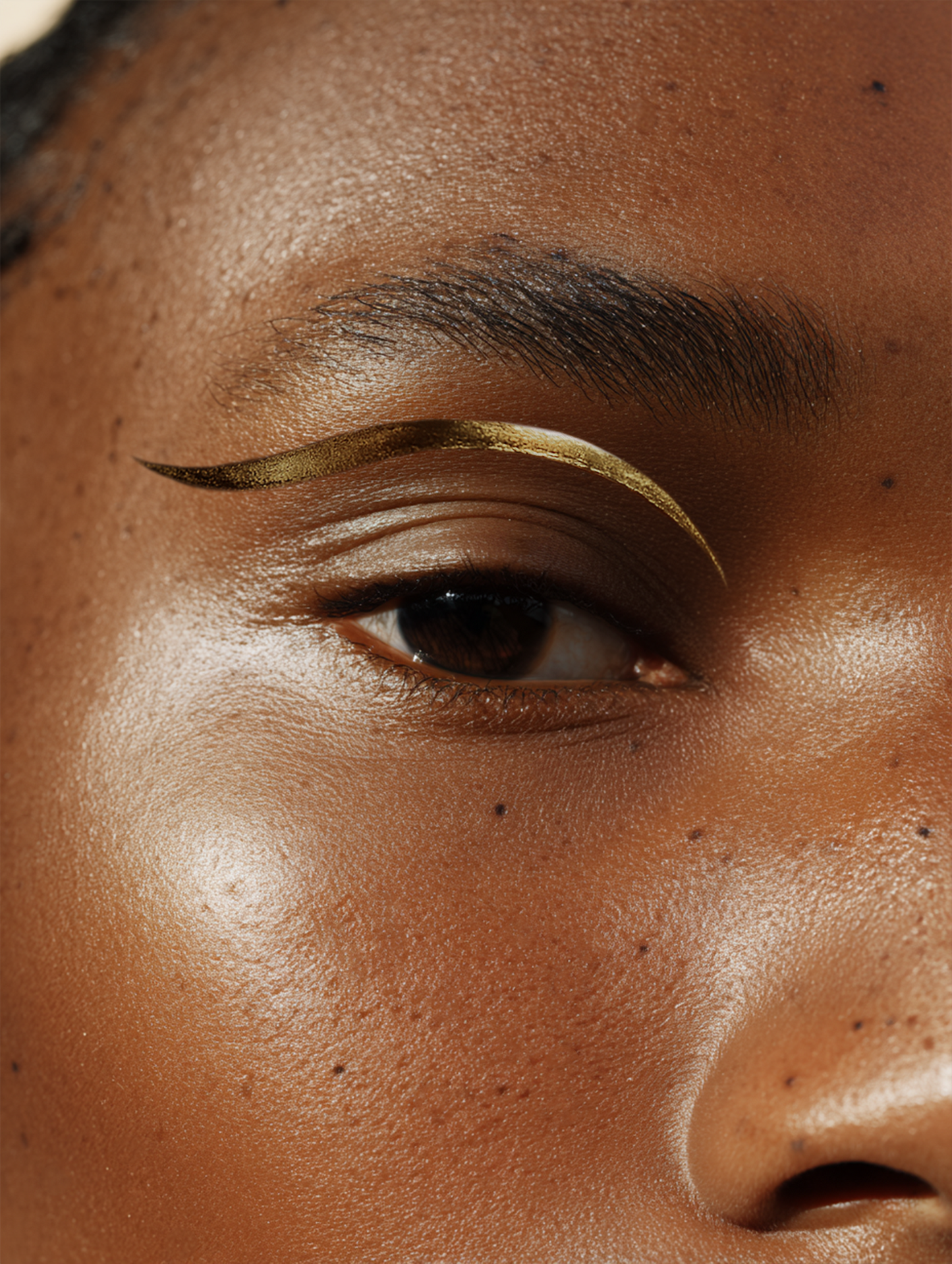 Golden Wing Eyeliner