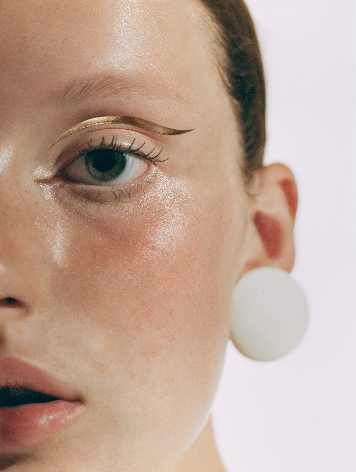 Golden Wing Eyeliner