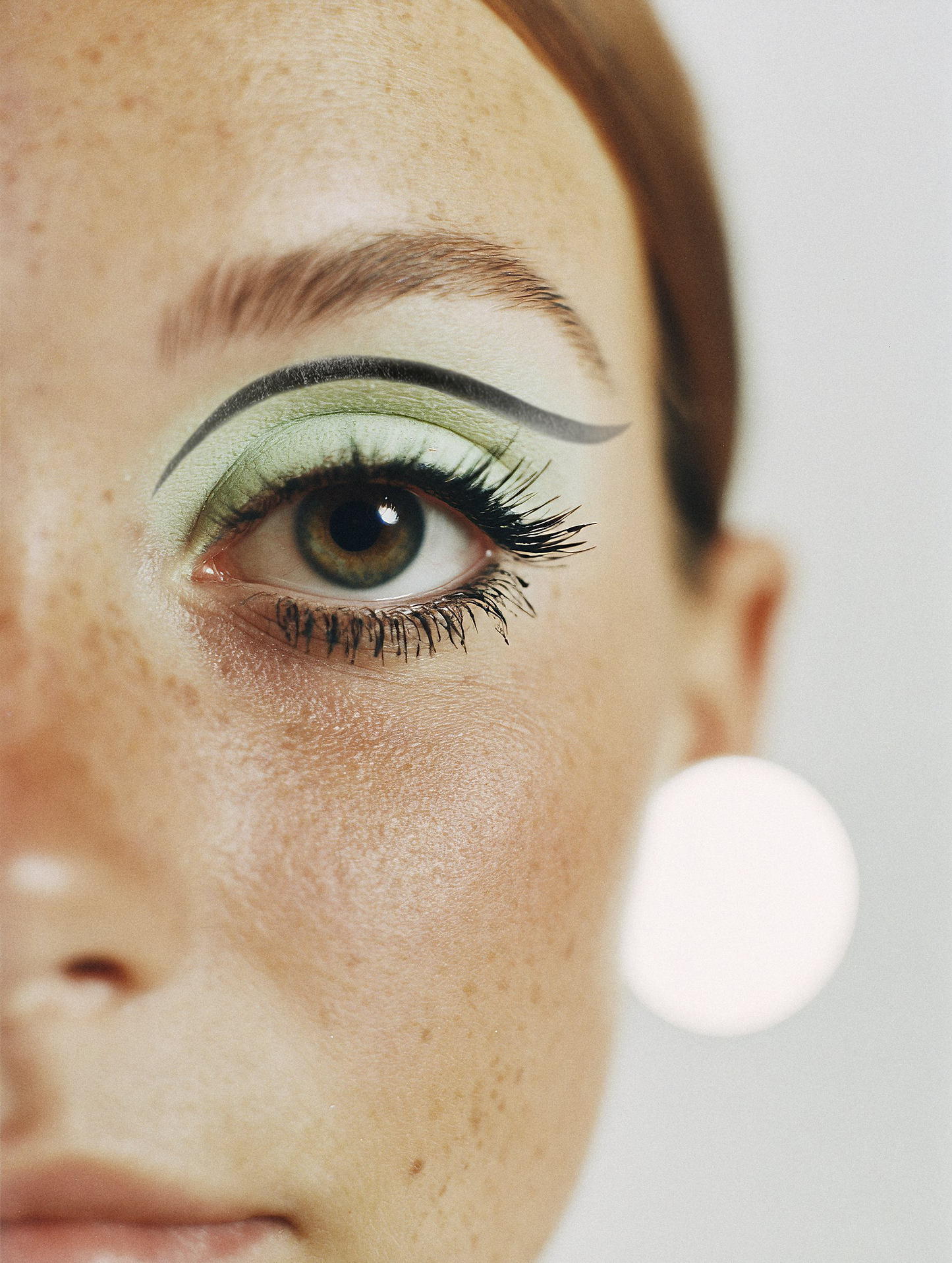 Onyx Wing Eyeliner