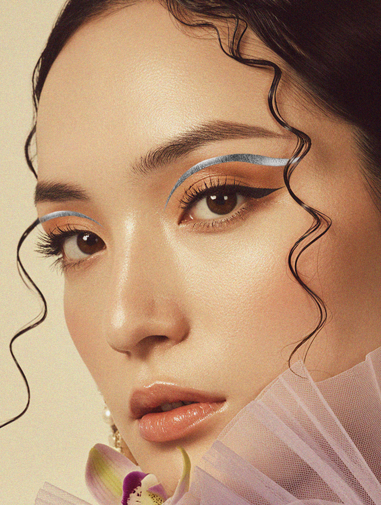 Silver Wing Eyeliner