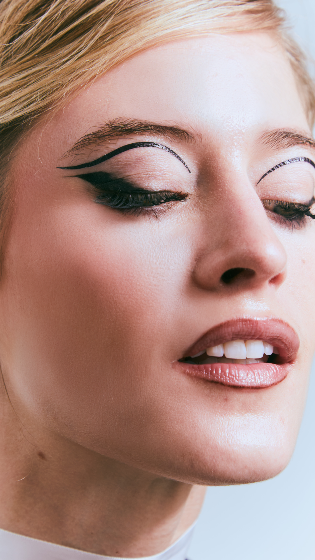 Onyx Wing Eyeliner