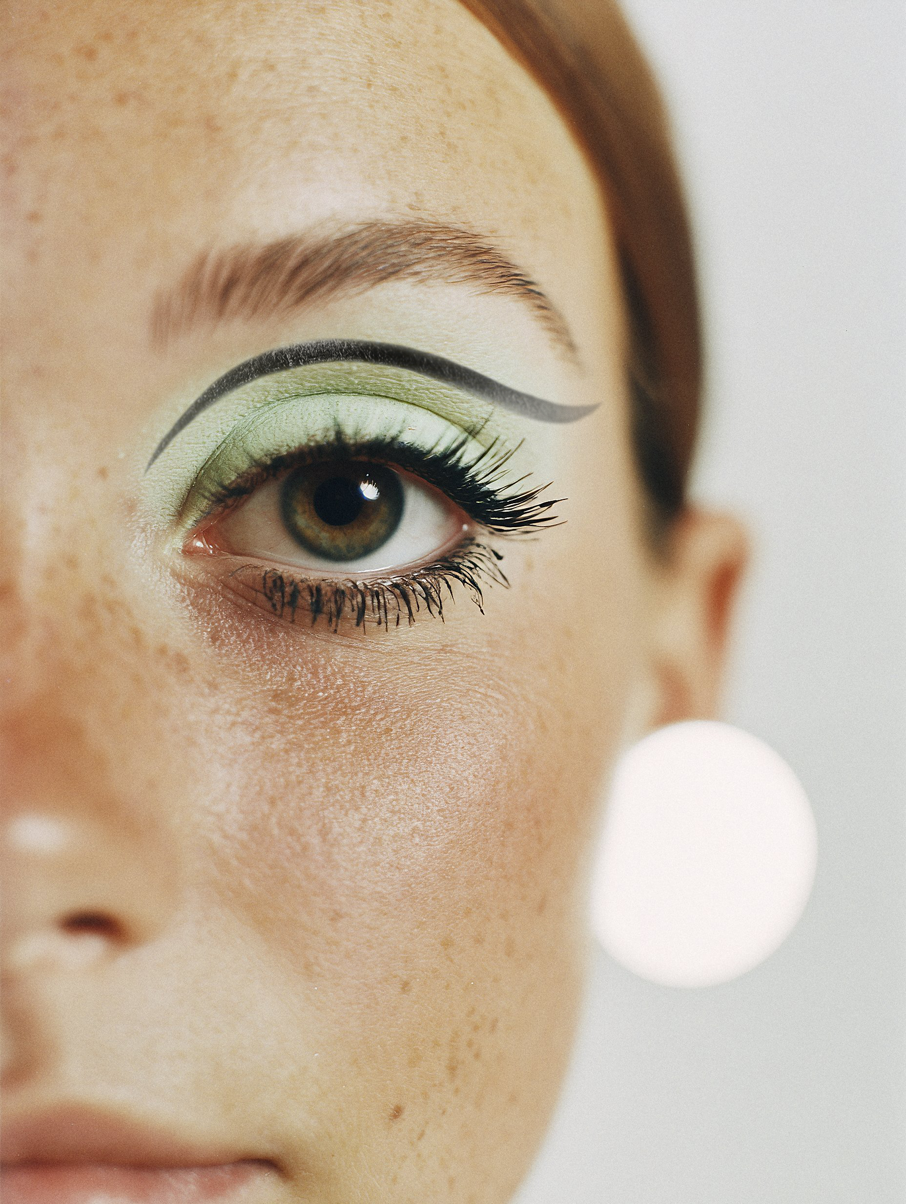 Onyx Wing Eyeliner